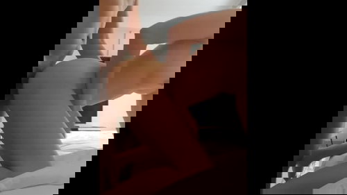 Doggy em nhân viên mông cong